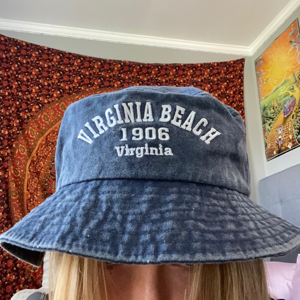 Cute bucket hat!